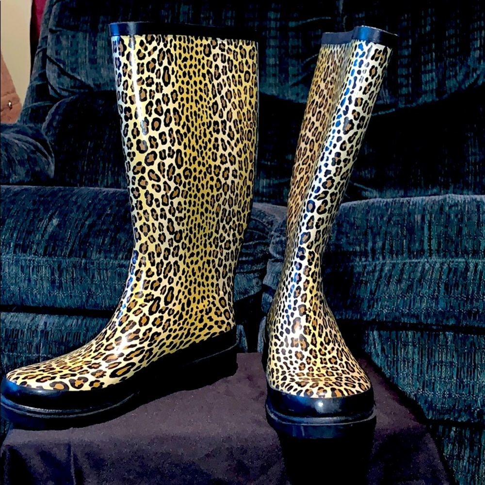 Rain boots